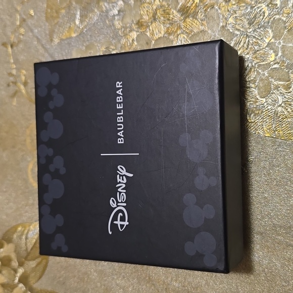 Disney x Baublebar Minnie Earrings. OS. - Picture 5 of 6